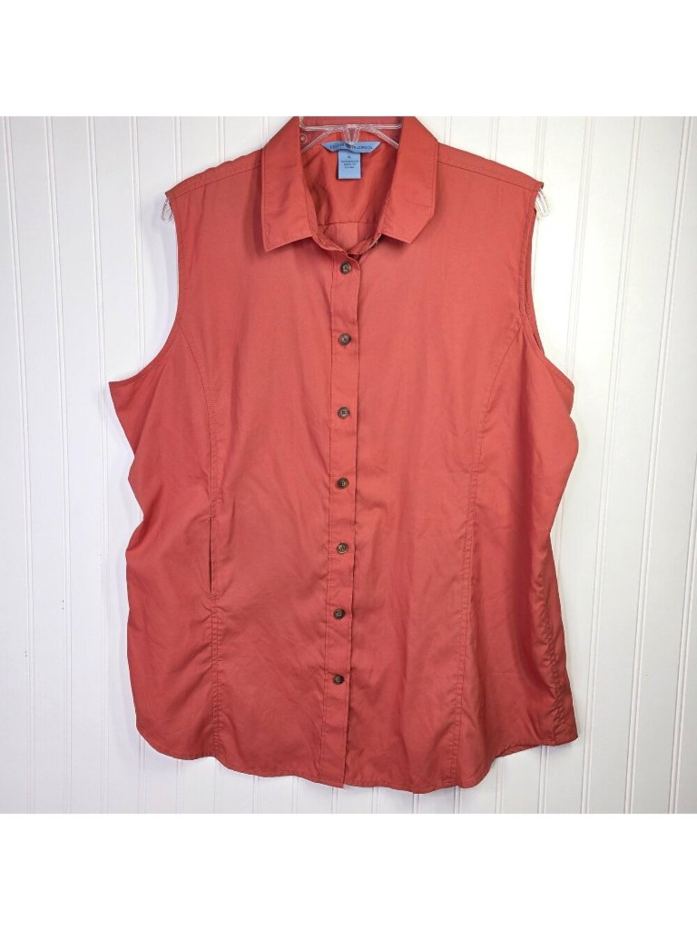 Duluth Trading Co Coral Sleeveless Button-Front Shirt